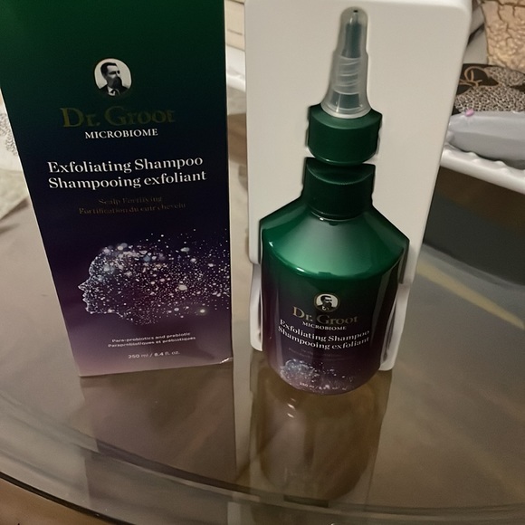 Dr. Griot Microbiome Exfoliating Shampoo - Picture 2 of 2
